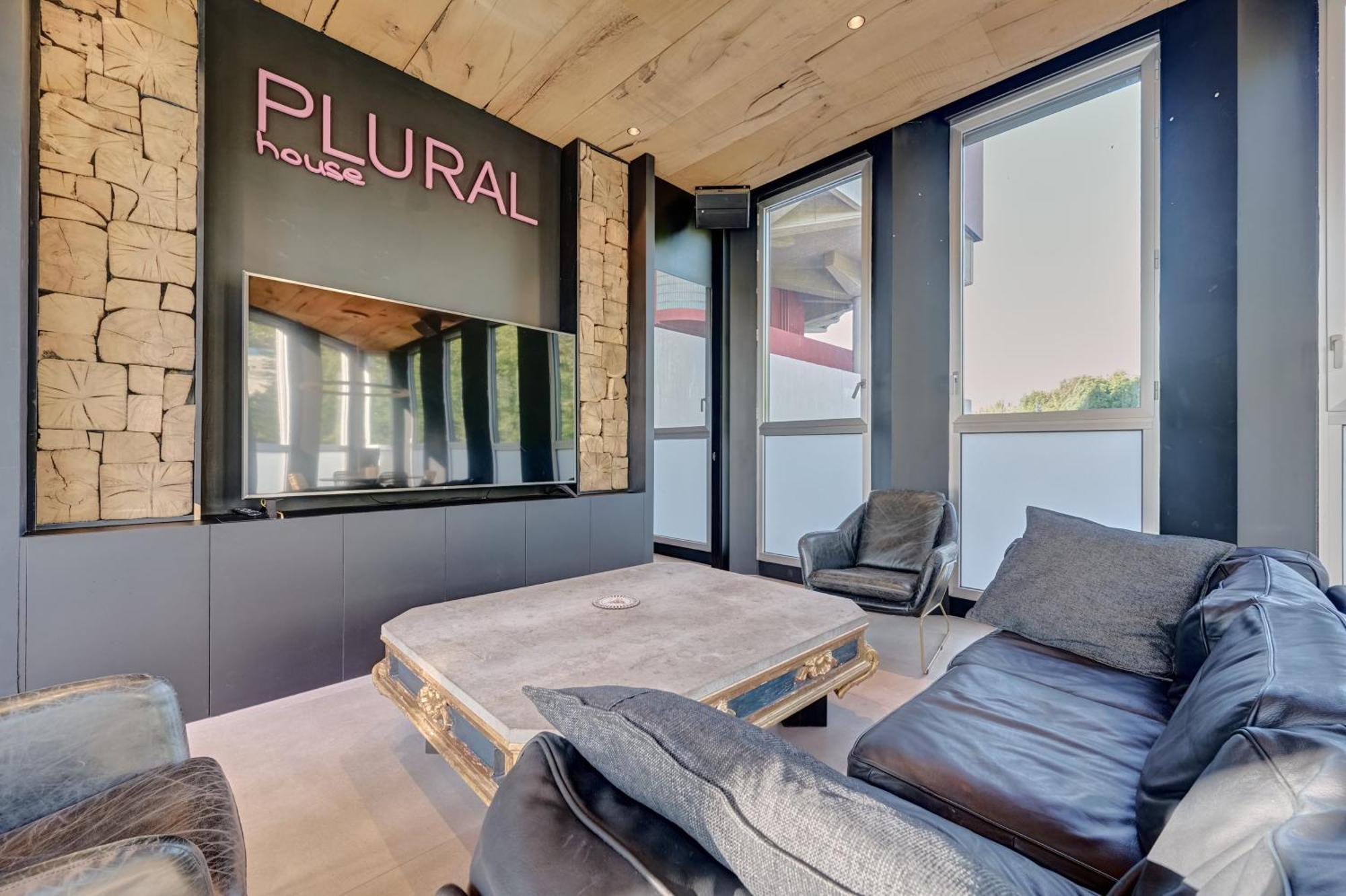 Plural By Clabao Apartment *